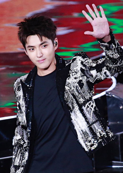 五月的鲜花全国大中学生文艺会演}